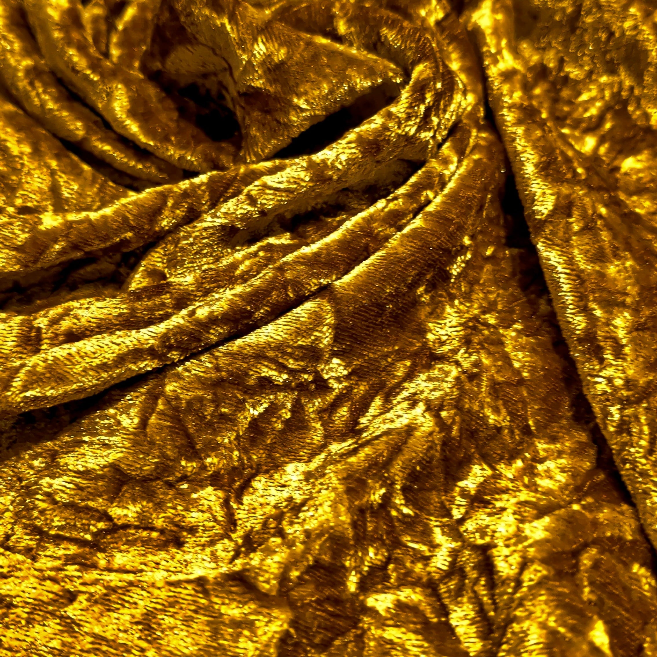 Velvet Fabric Guide: Types, Uses & How to Choose the Best Velvet Fabric Online