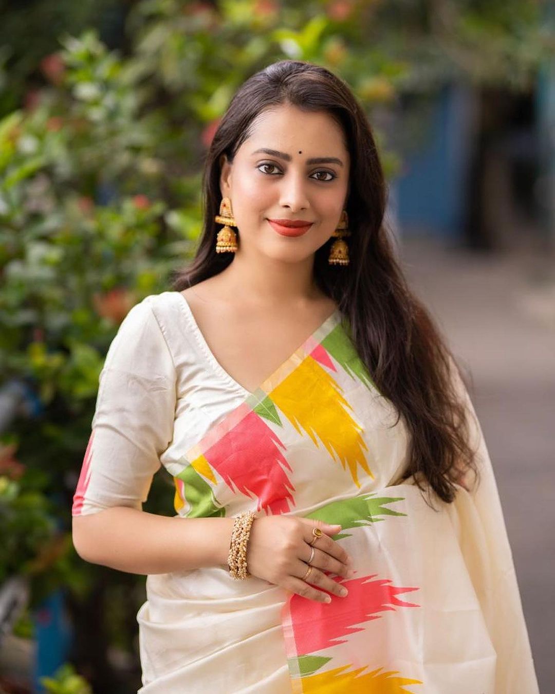 Golden Horizon Banarasi Silk Saree