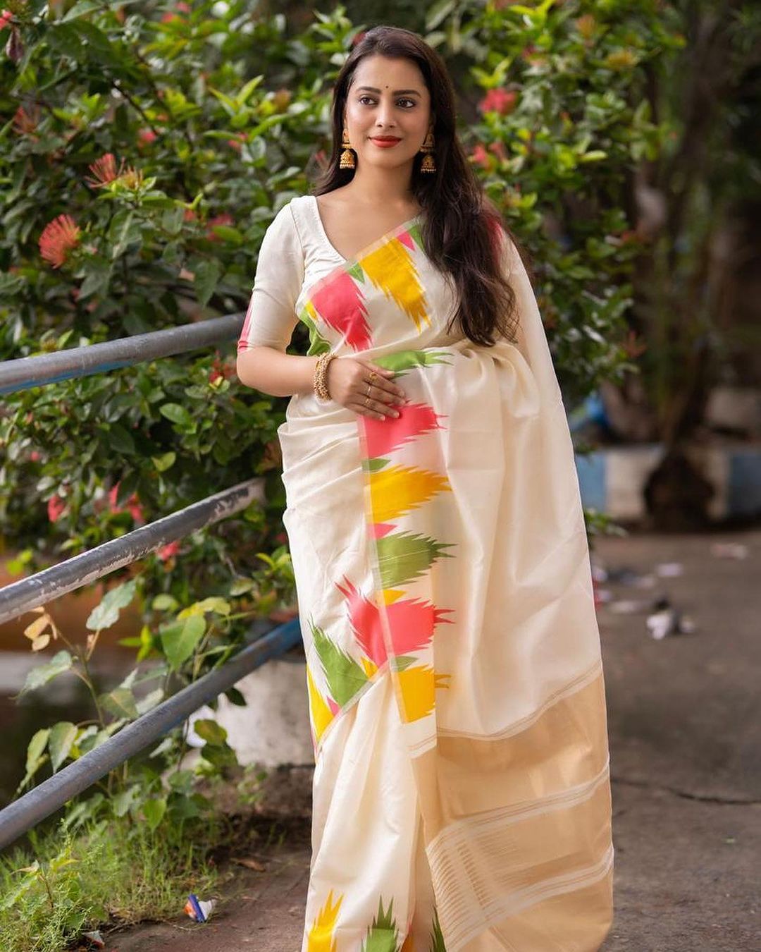 Golden Horizon Banarasi Silk Saree