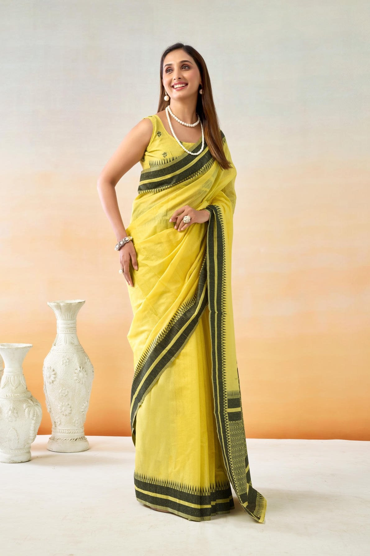 Pure Spun Cotton Saree, Handloom Style Weave, Temple Weave Border, Temple Weave Pallu, Running Blouse, Allover Weave Buttis, Cotton Saree, Traditional Indian Wear, Breathable Fabric, Ethnic Fashion, Comfortable Saree, Summer Wear, Women's Clothing.