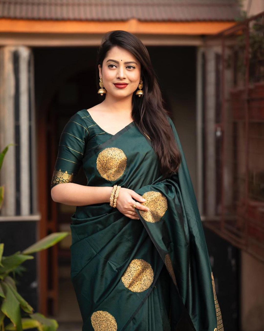 Banarasi Soft Silk Saree with Gold Zari Weaving – Traditional Indian Saree for Weddings and Festivals