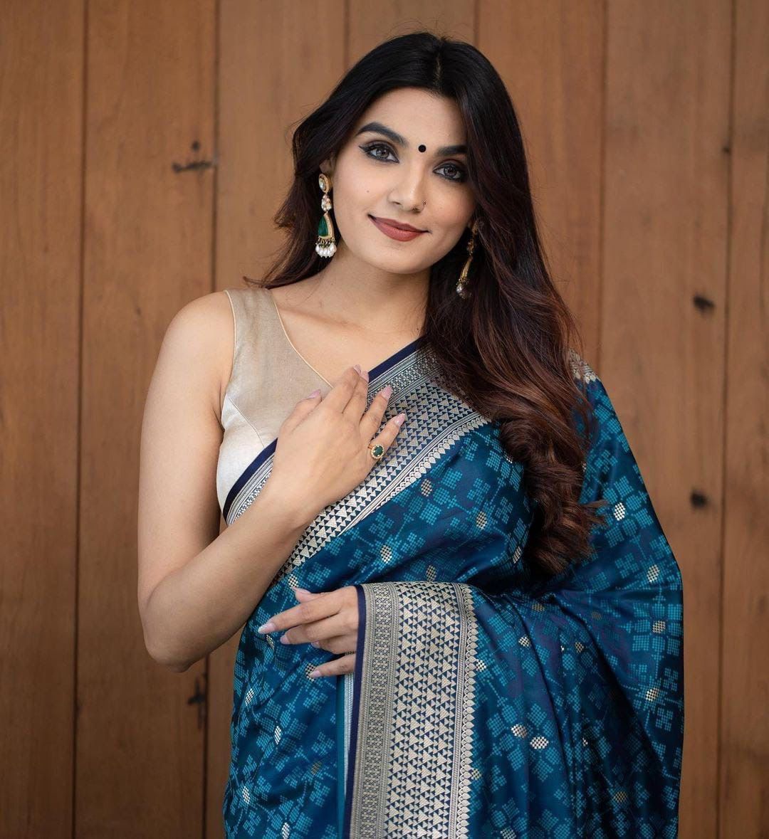 Banarasi Soft Silk Saree – Timeless Classic Saree with Intricate Detailing – Shade 1