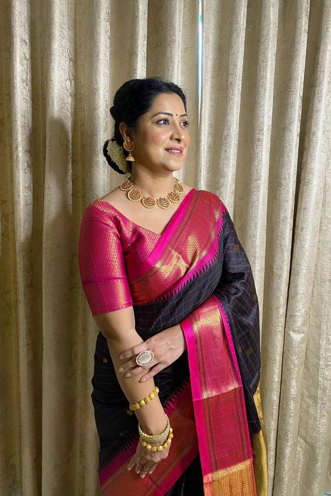 Banarasi Soft Silk Saree with Zari Motifs & Solid Jacquard Weave
