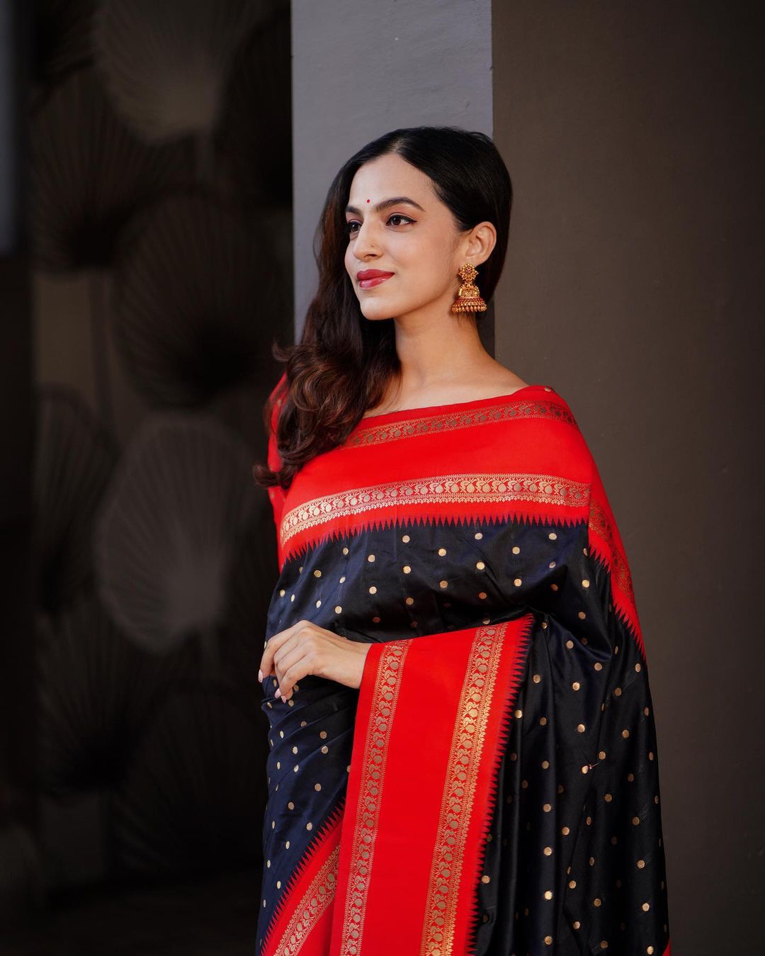 Elegant Banarasi silk saree with gold zari pallu