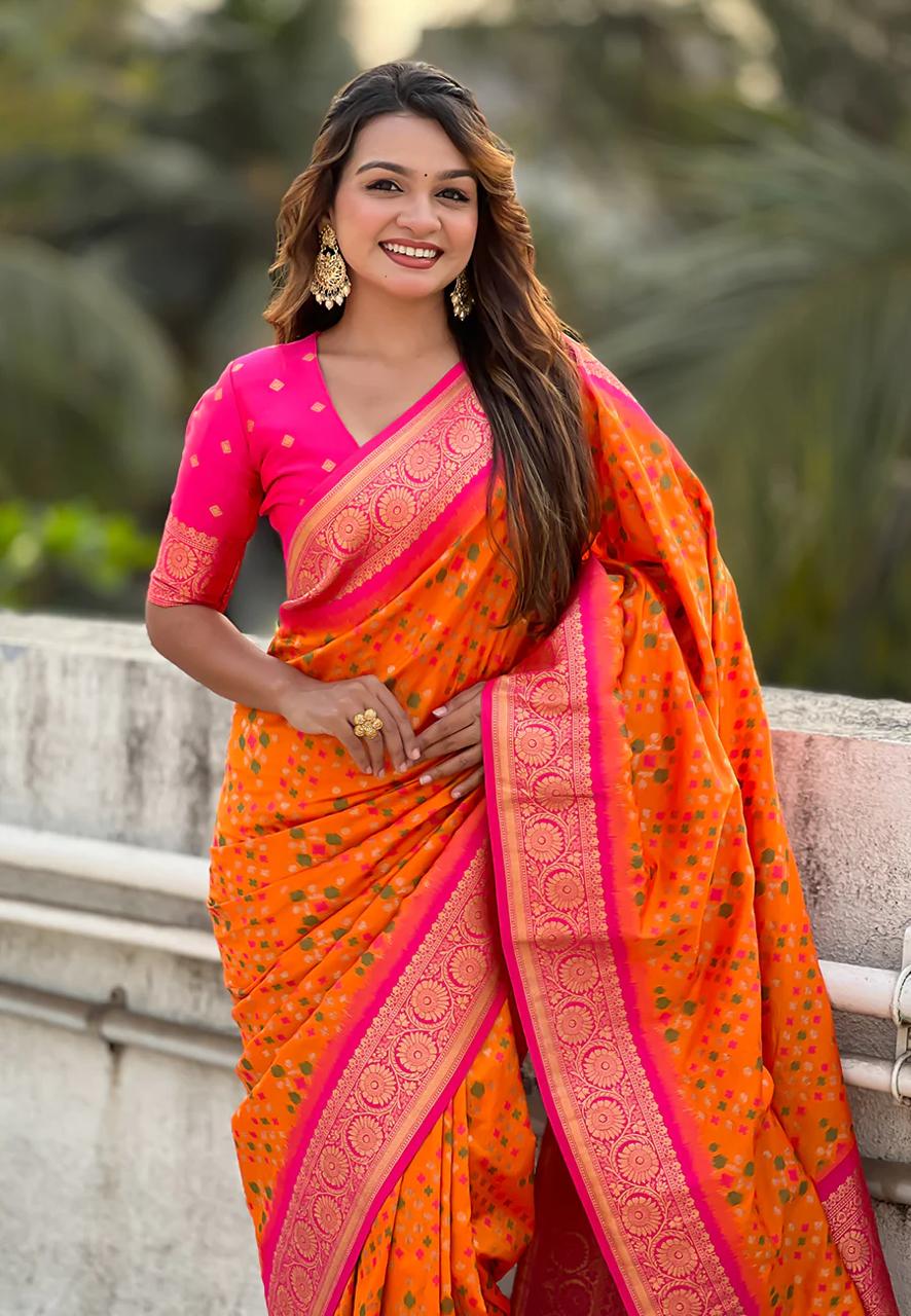 Banarasi Soft Silk Saree with Gold Zari Weaving – Elegant Minimal Design
