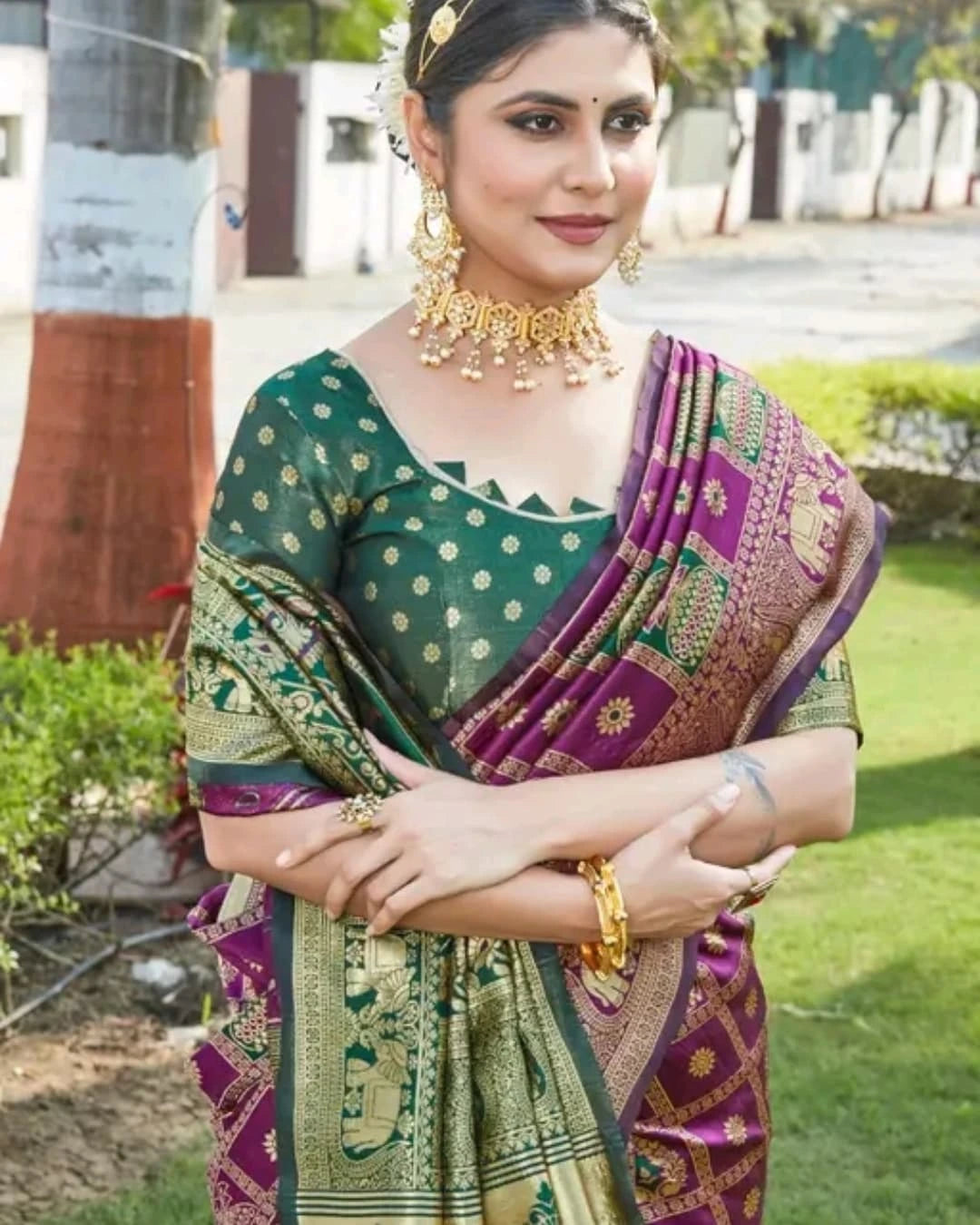 Minimalistic Elegance Banarasi Soft Silk Saree – Colour 2