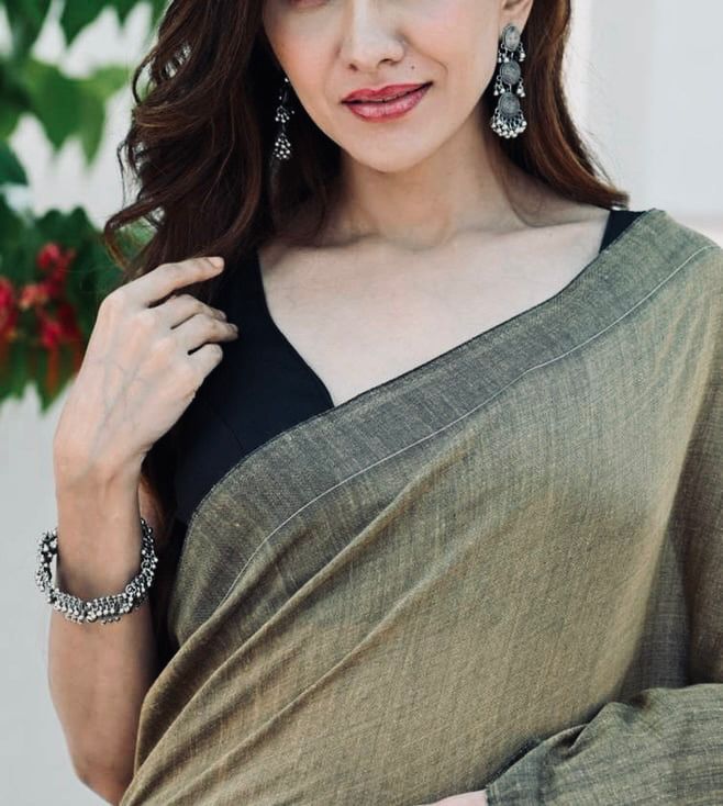 Premium Banarasi soft silk with intricate designs