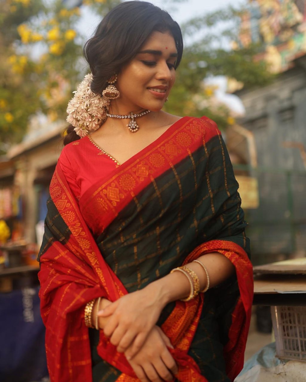 Elegant traditional Banarasi silk saree with brocade