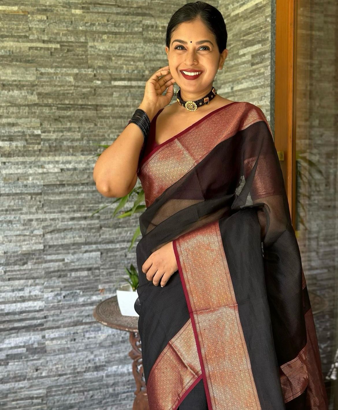 Luxurious Banarasi Soft Silk Saree with Elegant Weaving – Perfect for Weddings & Festivities