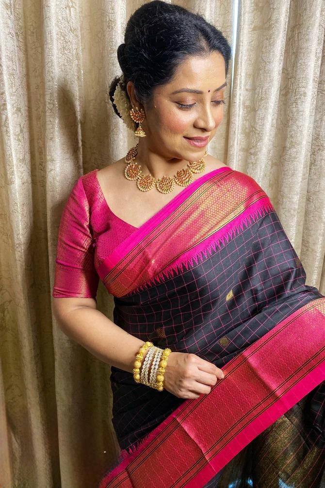Banarasi Soft Silk Saree with zari motifs