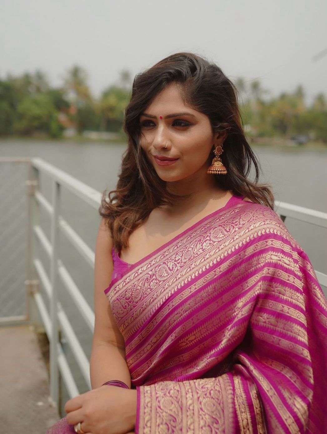 Kanjivaram Banarasi Soft Silk Saree – Double Zari Borders, 530gm