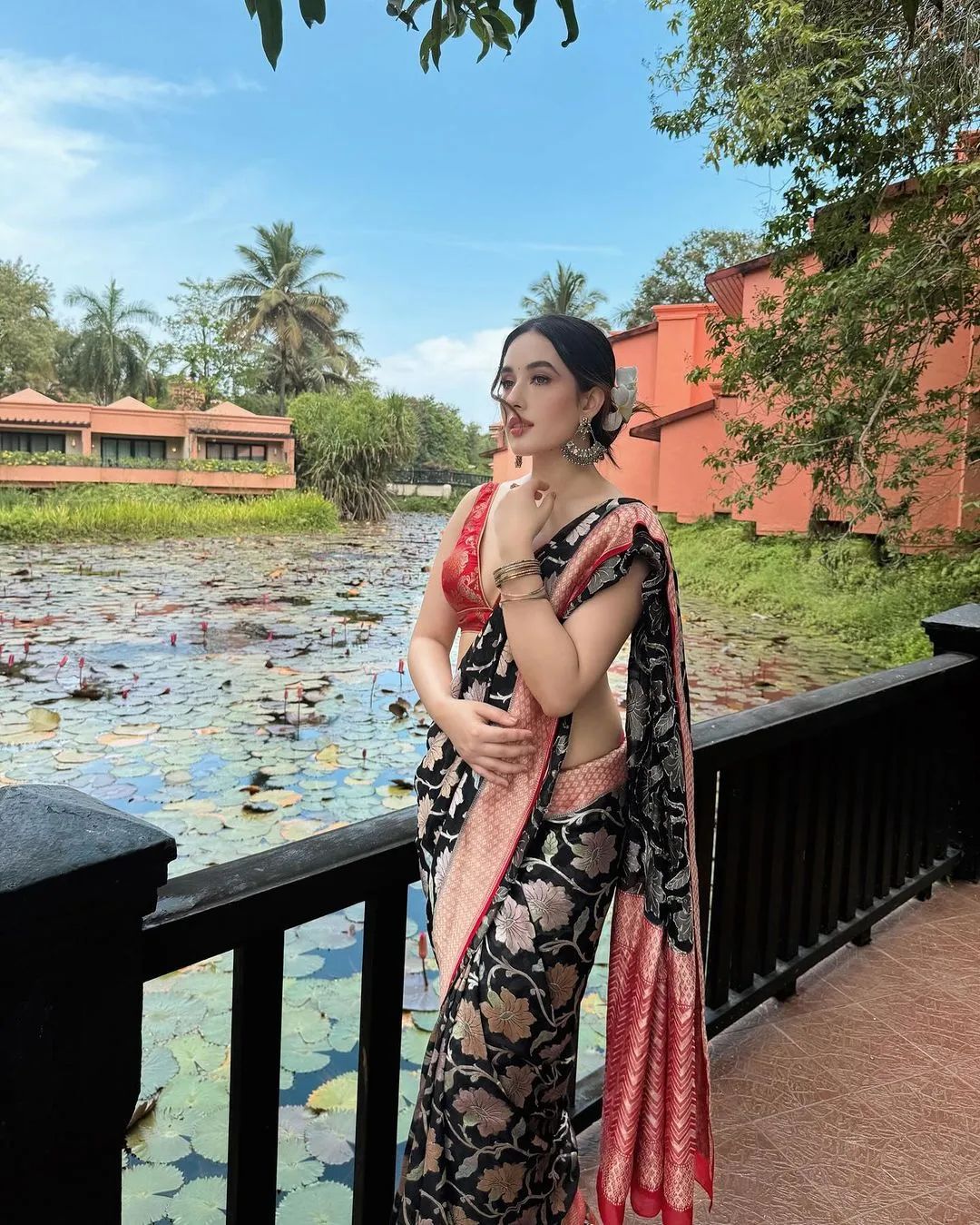 Imperial Grace Banarasi Soft Silk Saree Gold Zari