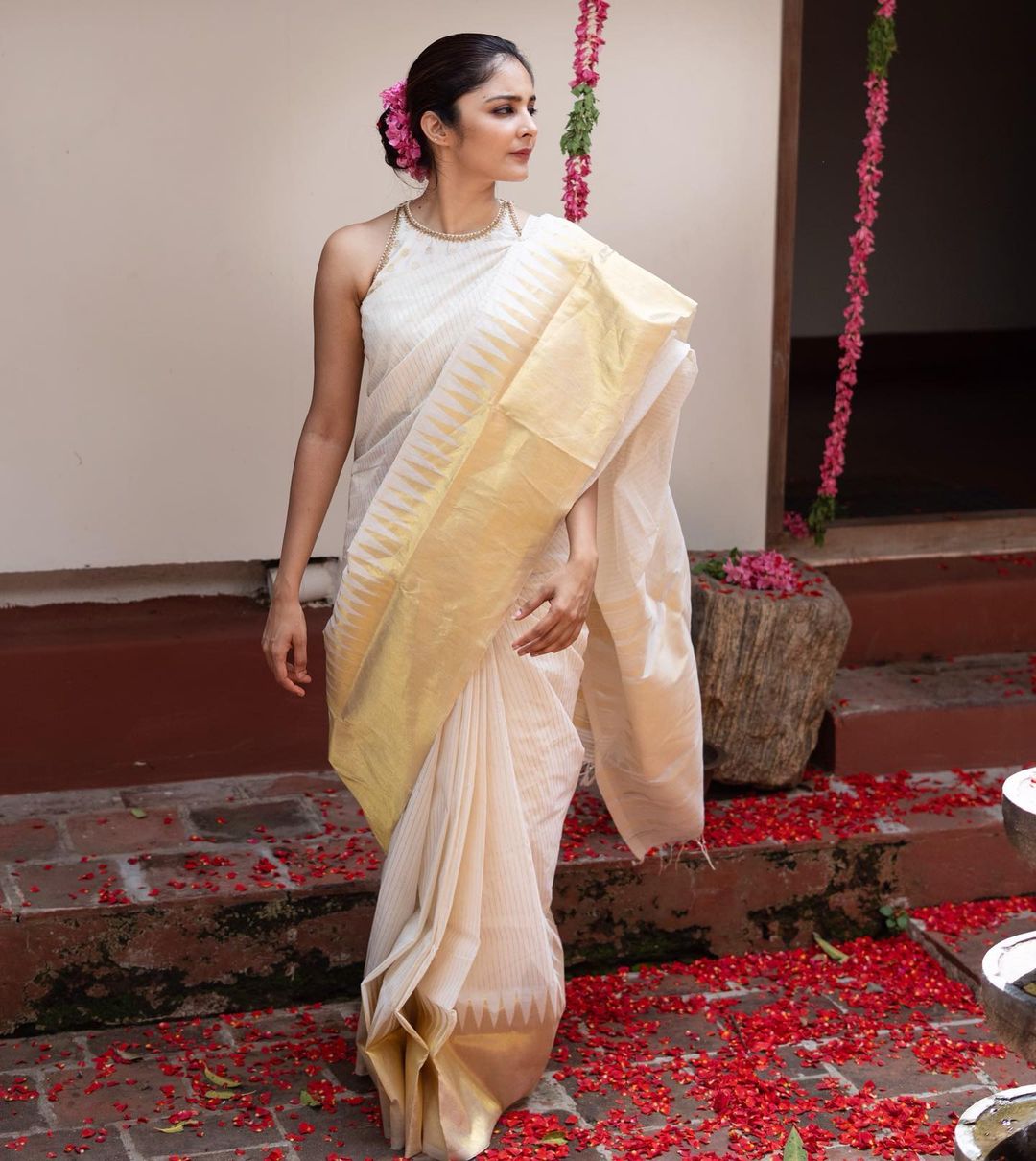 Traditional Kanjivaram Silk Saree – Red with Double Zari Borders