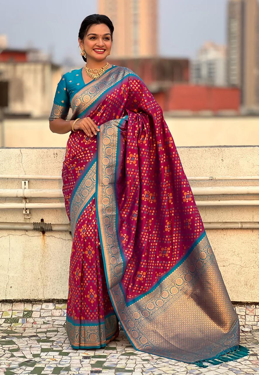 Banarasi Soft Silk Saree with Gold Zari Weaving – Elegant Minimal Design