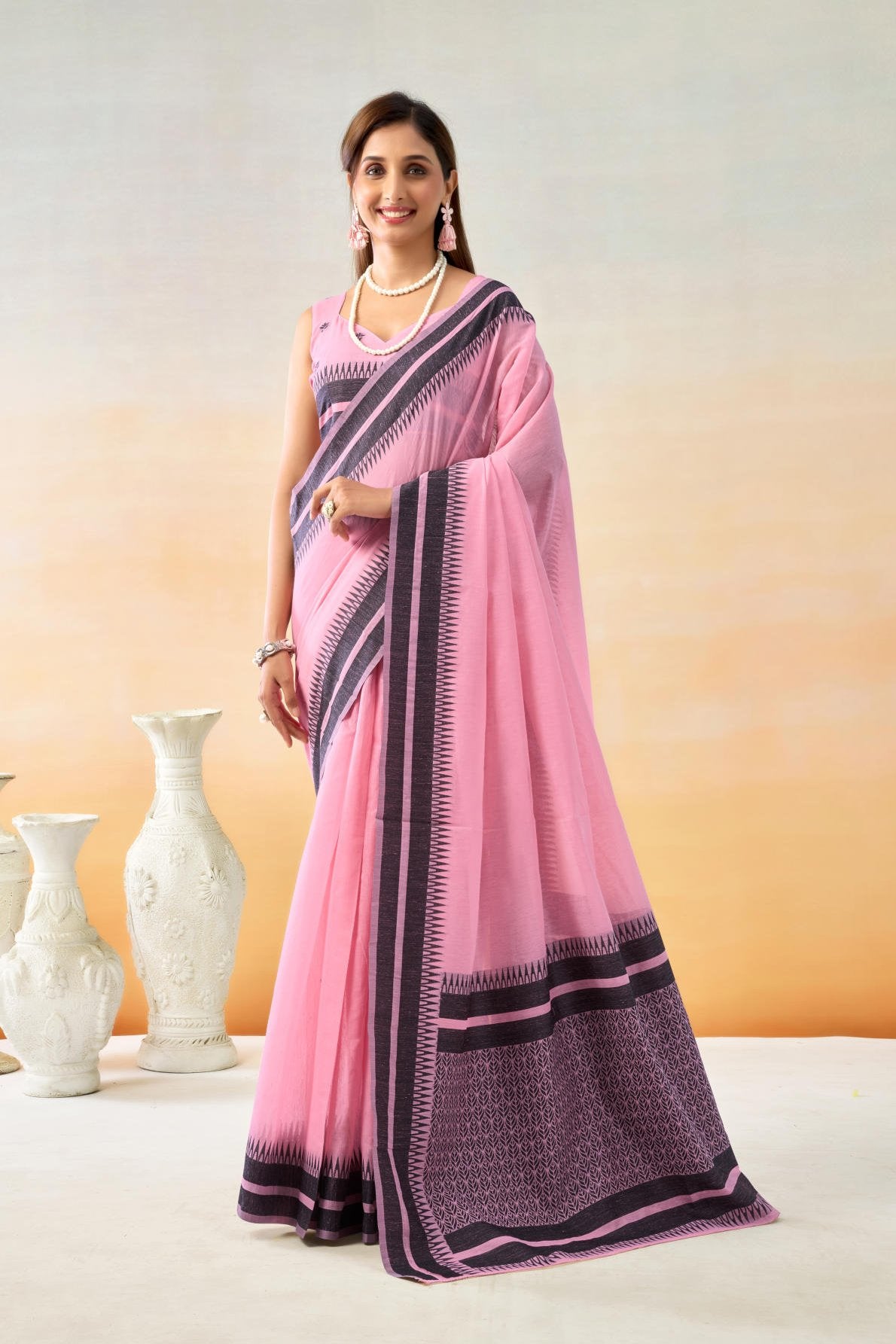 Pure Spun Cotton Saree, Handloom Style Weave, Temple Weave Border, Temple Weave Pallu, Running Blouse, Allover Weave Buttis, Cotton Saree, Traditional Indian Wear, Breathable Fabric, Ethnic Fashion, Comfortable Saree, Summer Wear, Women's Clothing.