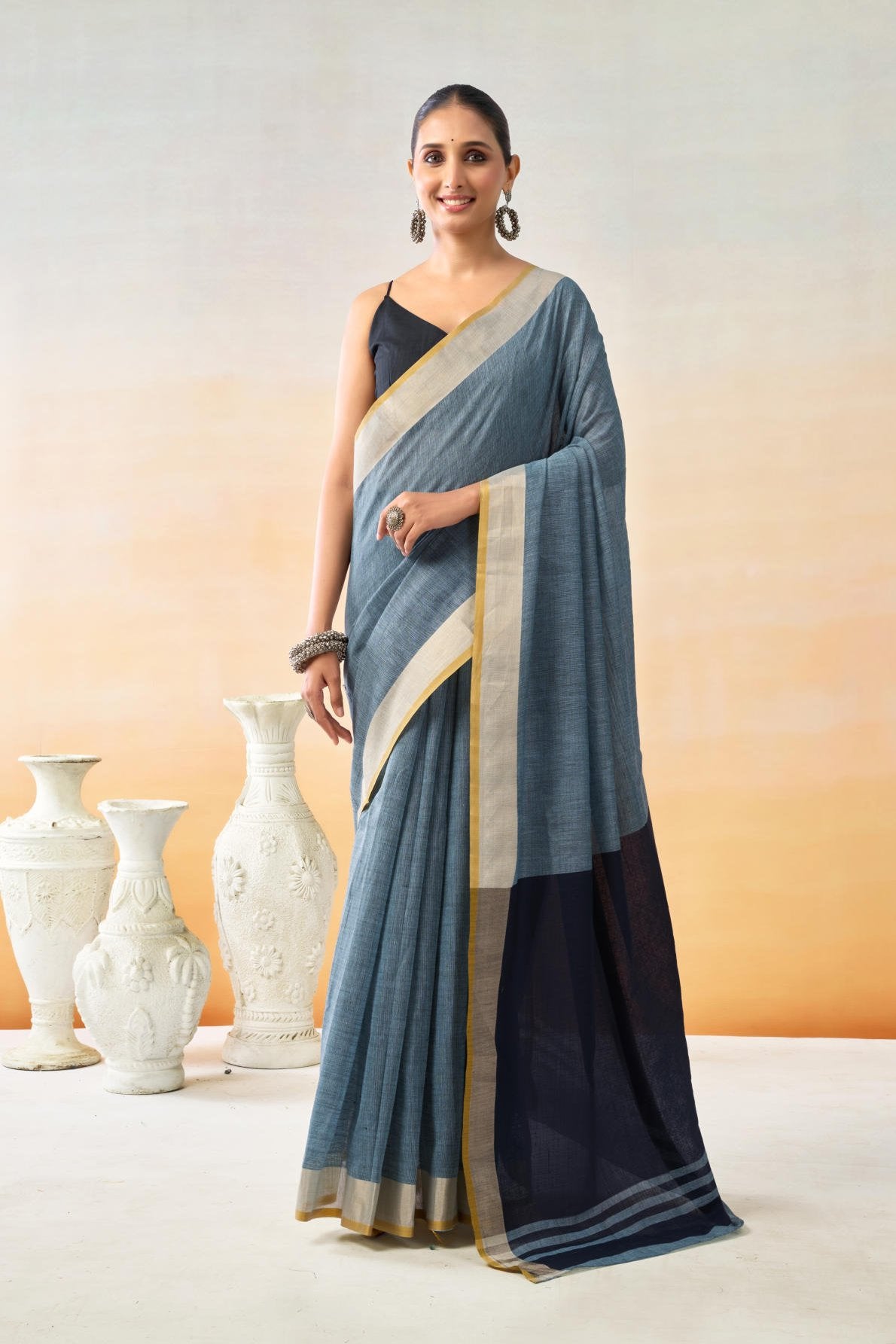 Pure Cotton Saree, Handloom Style Zari Weave, Zari Border, Contrast Pallu, Contrast Blouse with Border, Cotton Handloom, Traditional Saree, Ethnic Wear, Lightweight Cotton, Designer Saree, Festive Attire, Indian Fashion, Women's Saree.
