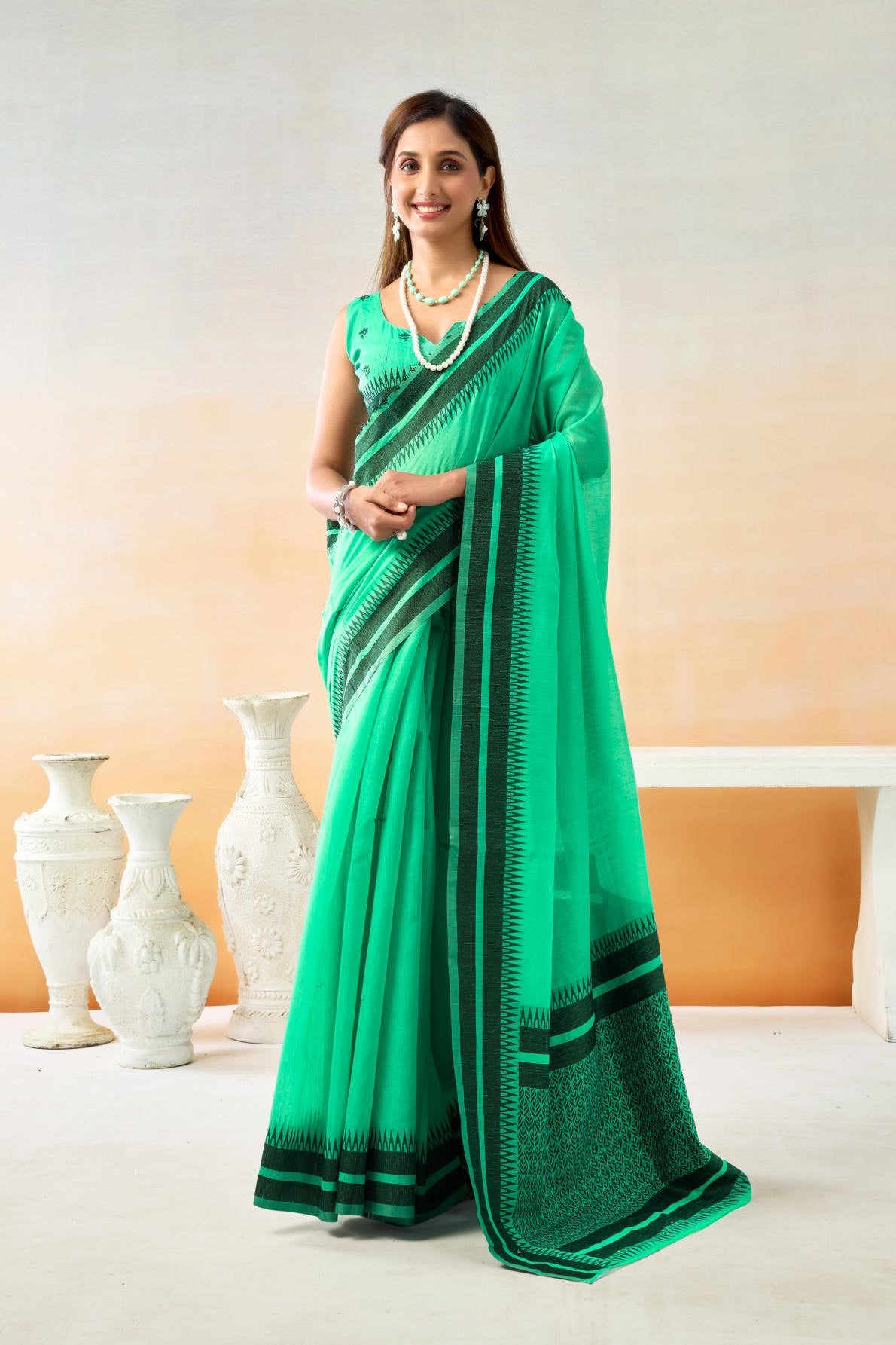 Pure Spun Cotton Saree, Handloom Style Weave, Temple Weave Border, Temple Weave Pallu, Running Blouse, Allover Weave Buttis, Cotton Saree, Traditional Indian Wear, Breathable Fabric, Ethnic Fashion, Comfortable Saree, Summer Wear, Women's Clothing.
