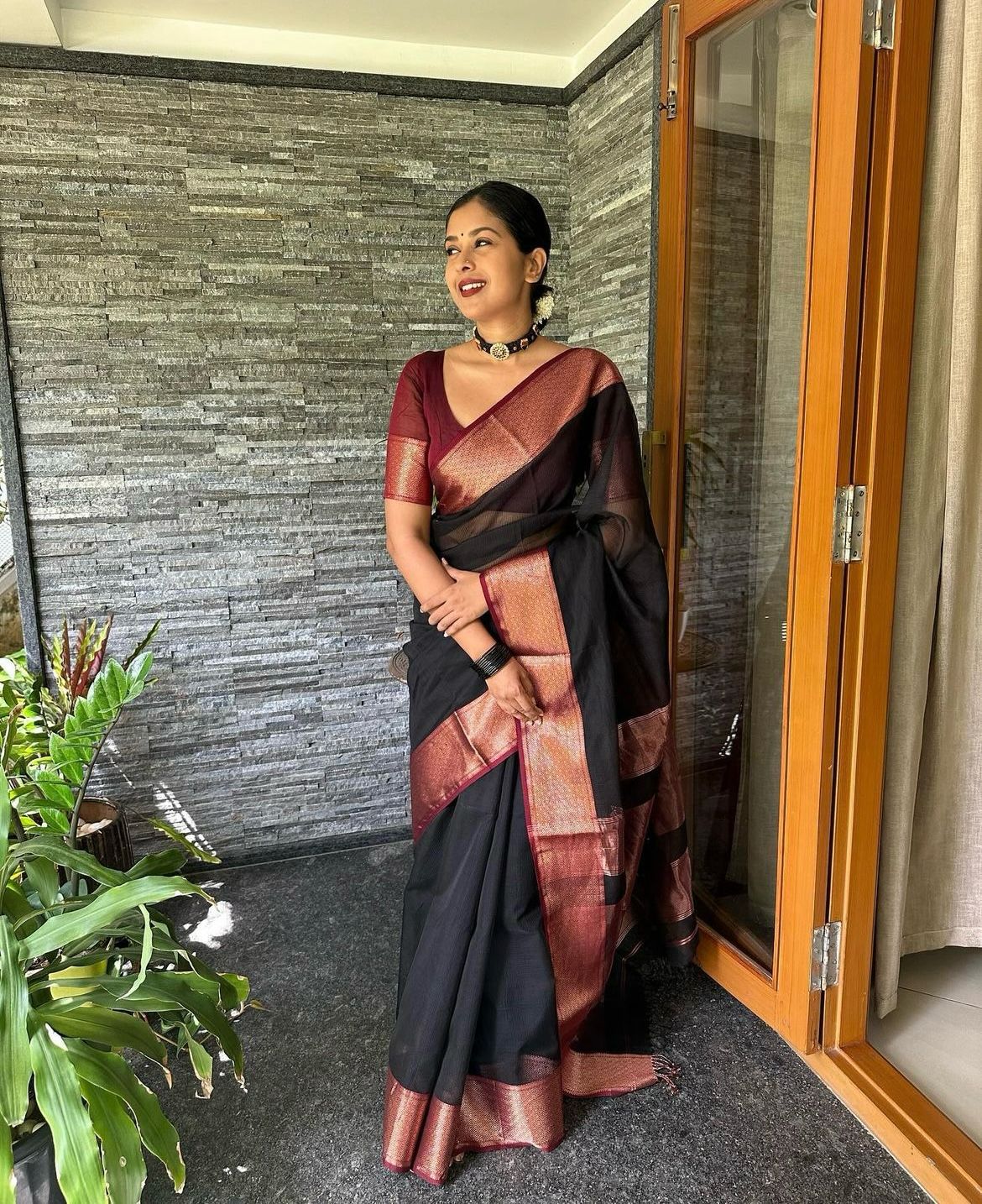 Luxurious Banarasi Soft Silk Saree with Elegant Weaving – Perfect for Weddings & Festivities