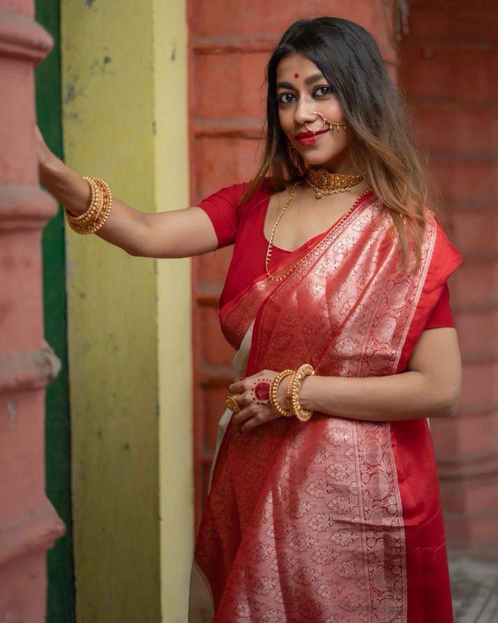 Golden Radiance Banarasi Soft Silk Saree Gold Zari