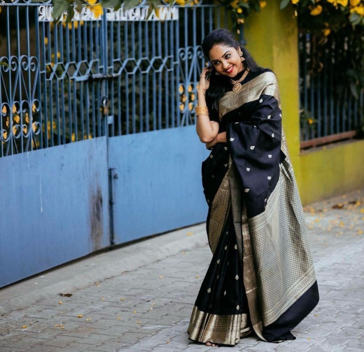 Traditional Kanjivaram Banarasi Soft Silk Saree – Red with Silver Zari Weaving