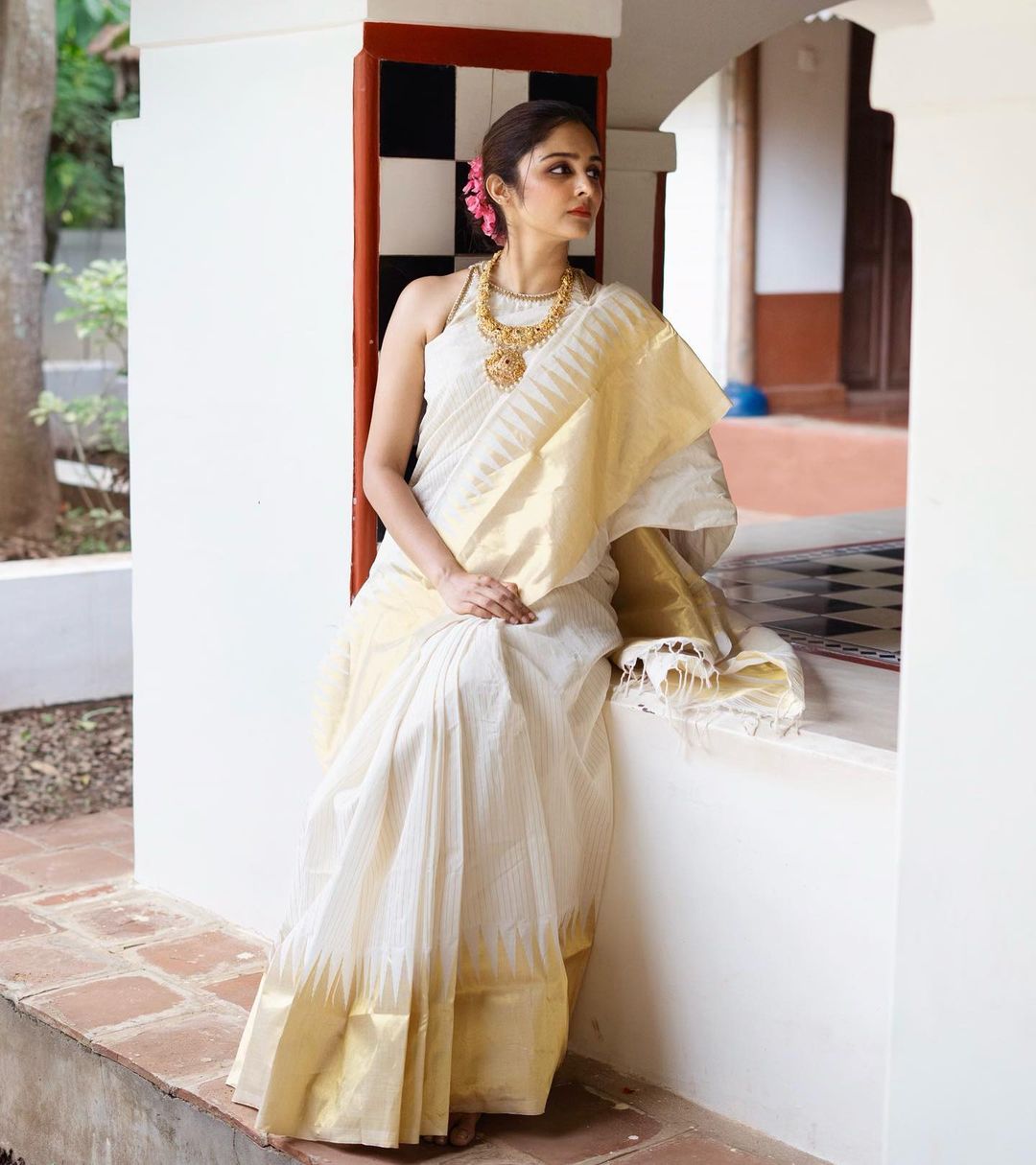 Traditional Kanjivaram Silk Saree – Red with Double Zari Borders