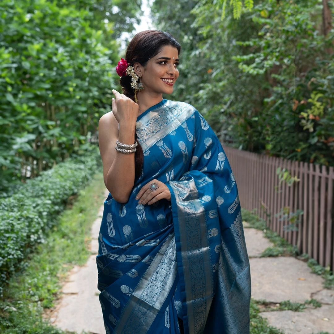 Banarasi Soft Silk Saree – Elegant Weaving with Silver Zari (560gm)