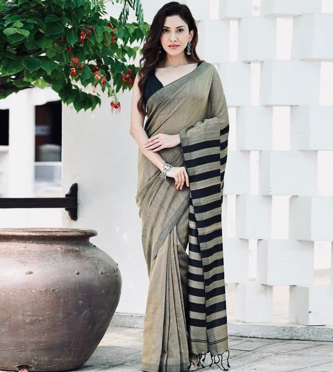 Heritage Banarasi Soft Silk Saree with Exquisite Pallu – Colour 1