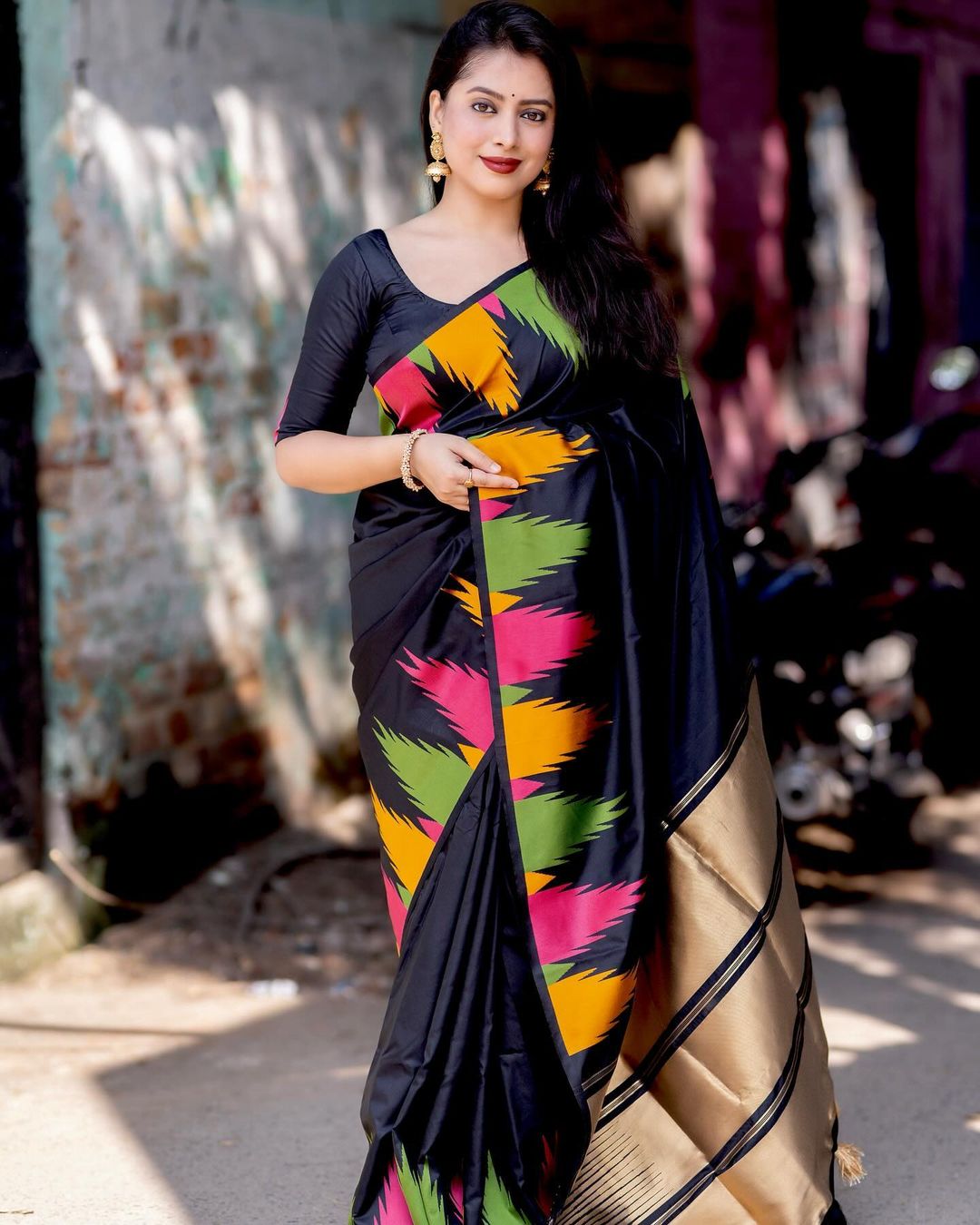 Golden Horizon Banarasi Silk Saree