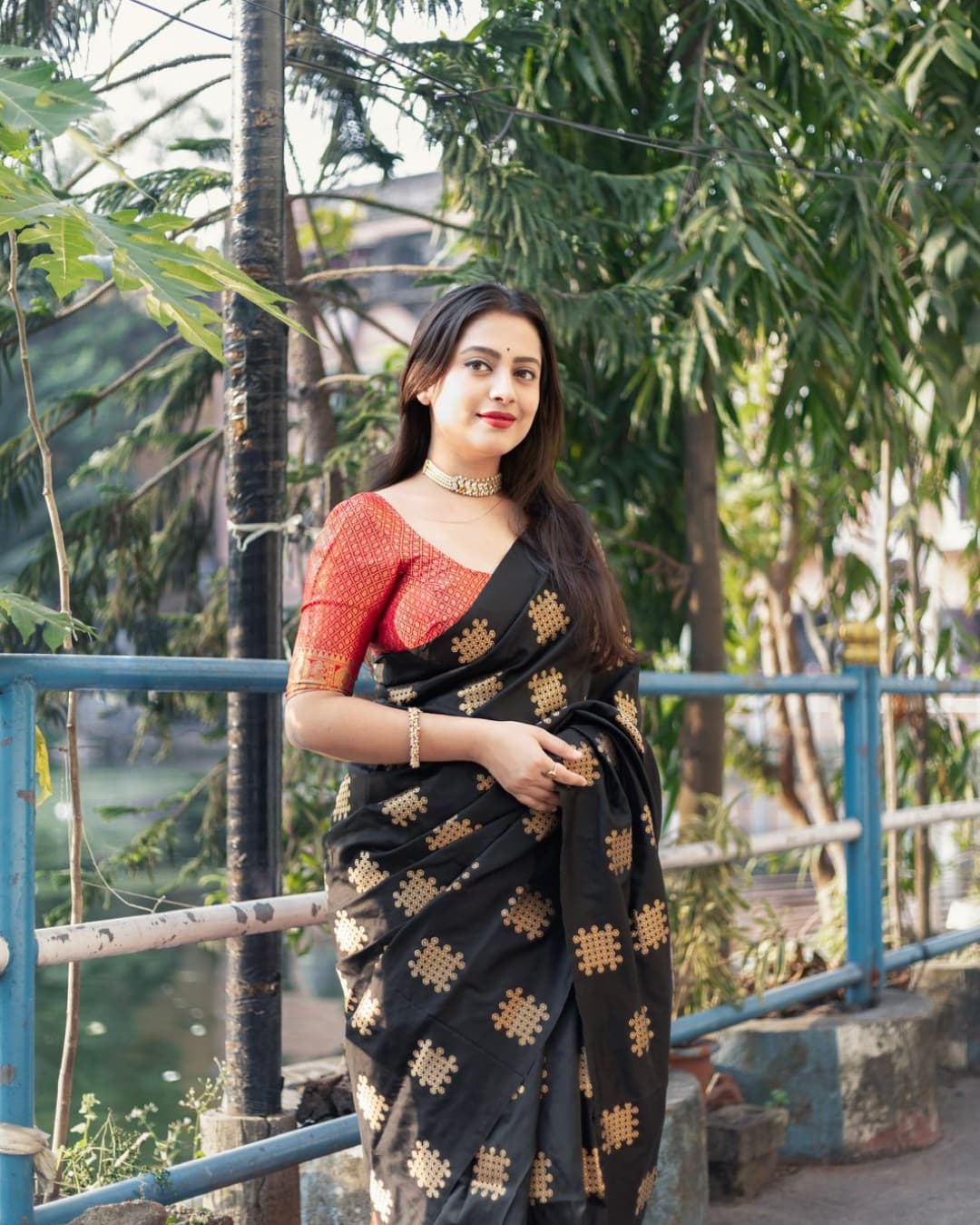 Banarasi Soft Silk Saree – Minimalistic Elegance Saree