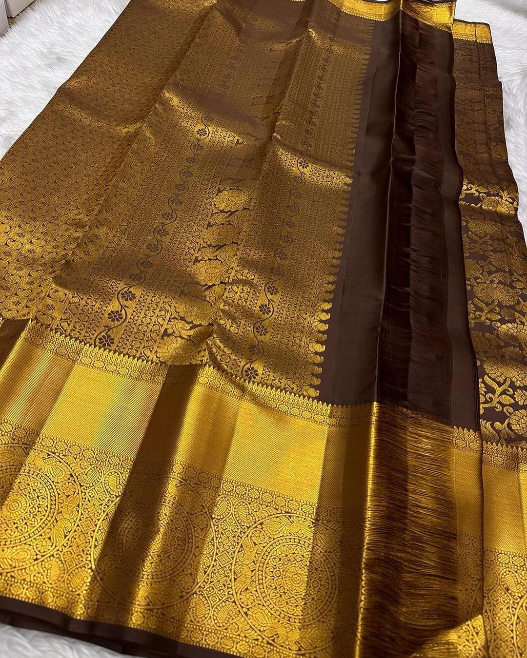 Majestic Aura Banarasi Soft Silk Saree with Gold Zari Weaving – Colour 1