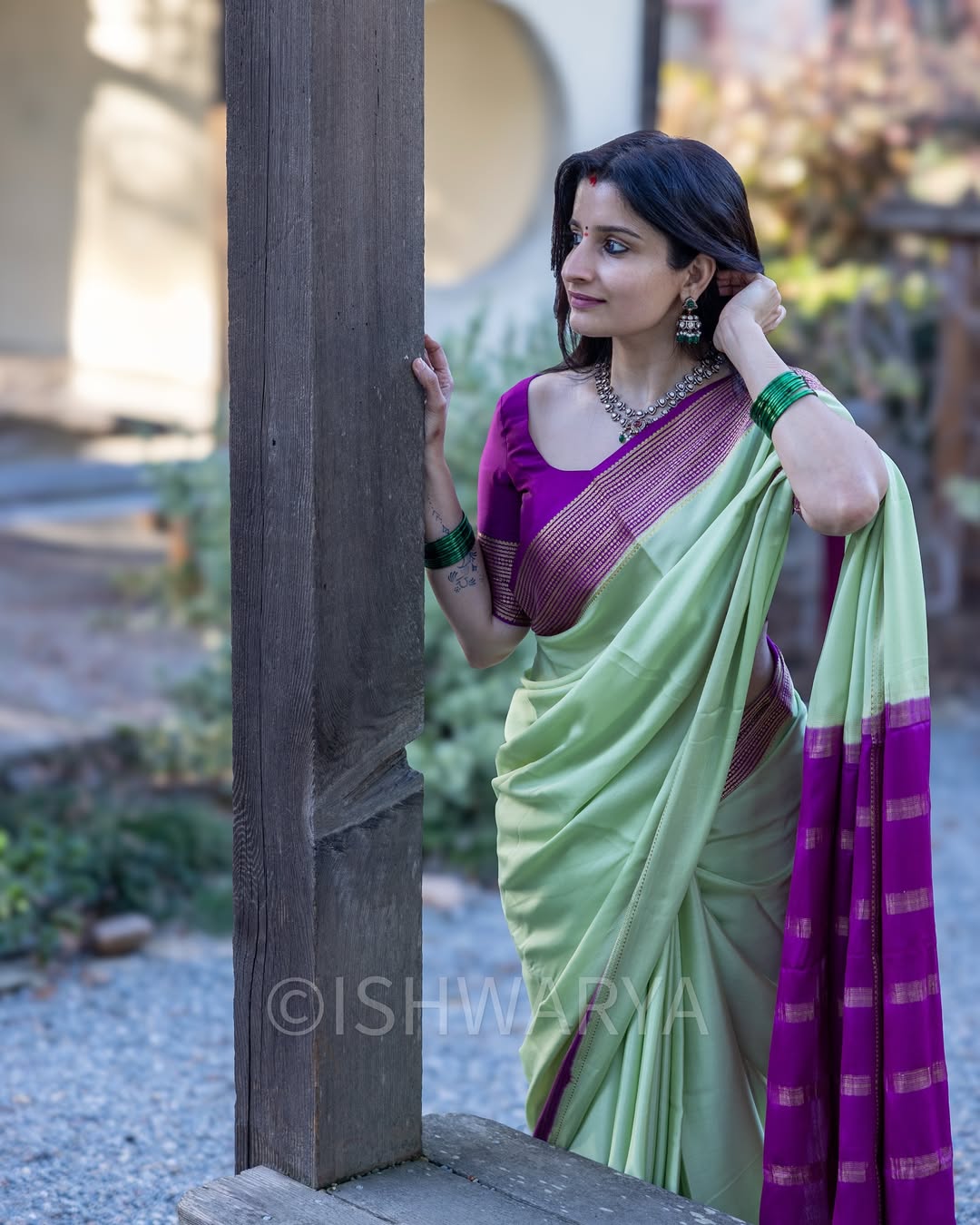 Timeless Aura Banarasi Soft Silk Saree Copper Zari