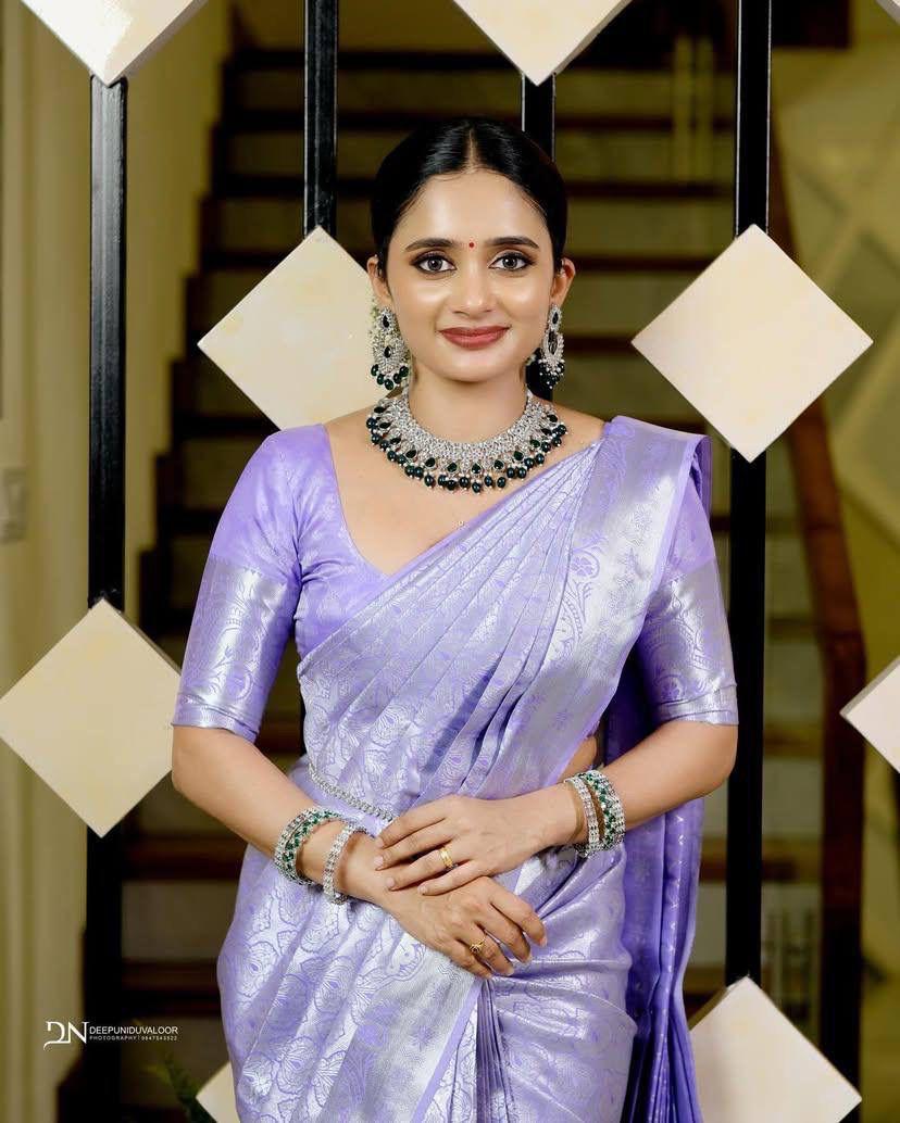 Minimalist Elegance Banarasi Soft Silk Saree – Colour 1