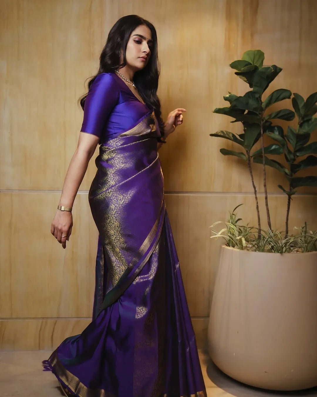 Royal Serenity Banarasi Soft Silk Saree with Gold Zari Weaving – Colour 1