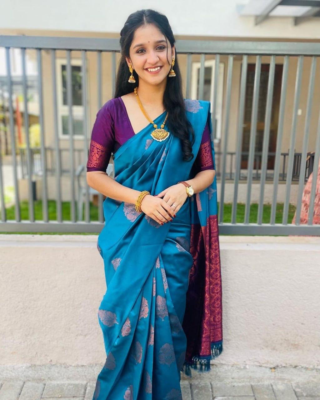 Banarasi Soft Silk Saree with Gold Zari Weaving – Elegant Traditional Saree