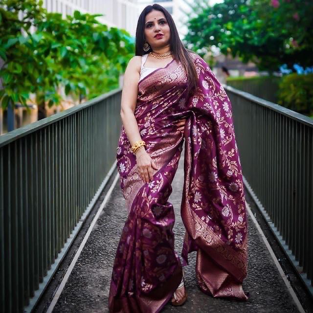 Traditional Red Kanjivaram Silk Saree with Double Zari Border & Rich Pallu