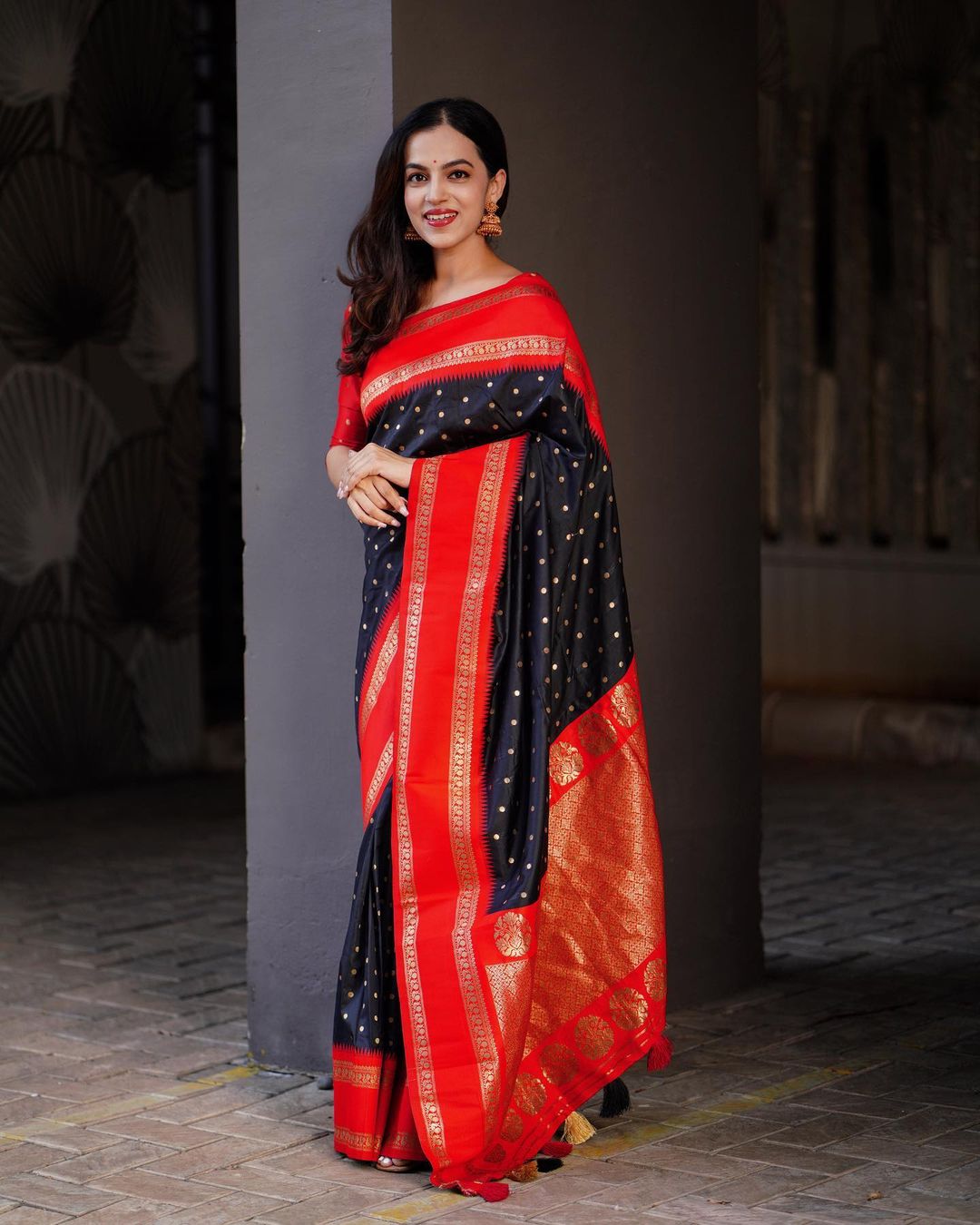 Elegant Banarasi Soft Silk Saree with Gold Zari Pallu