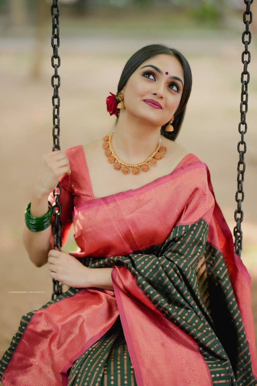Elegant Banarasi Silk Saree with Pink
