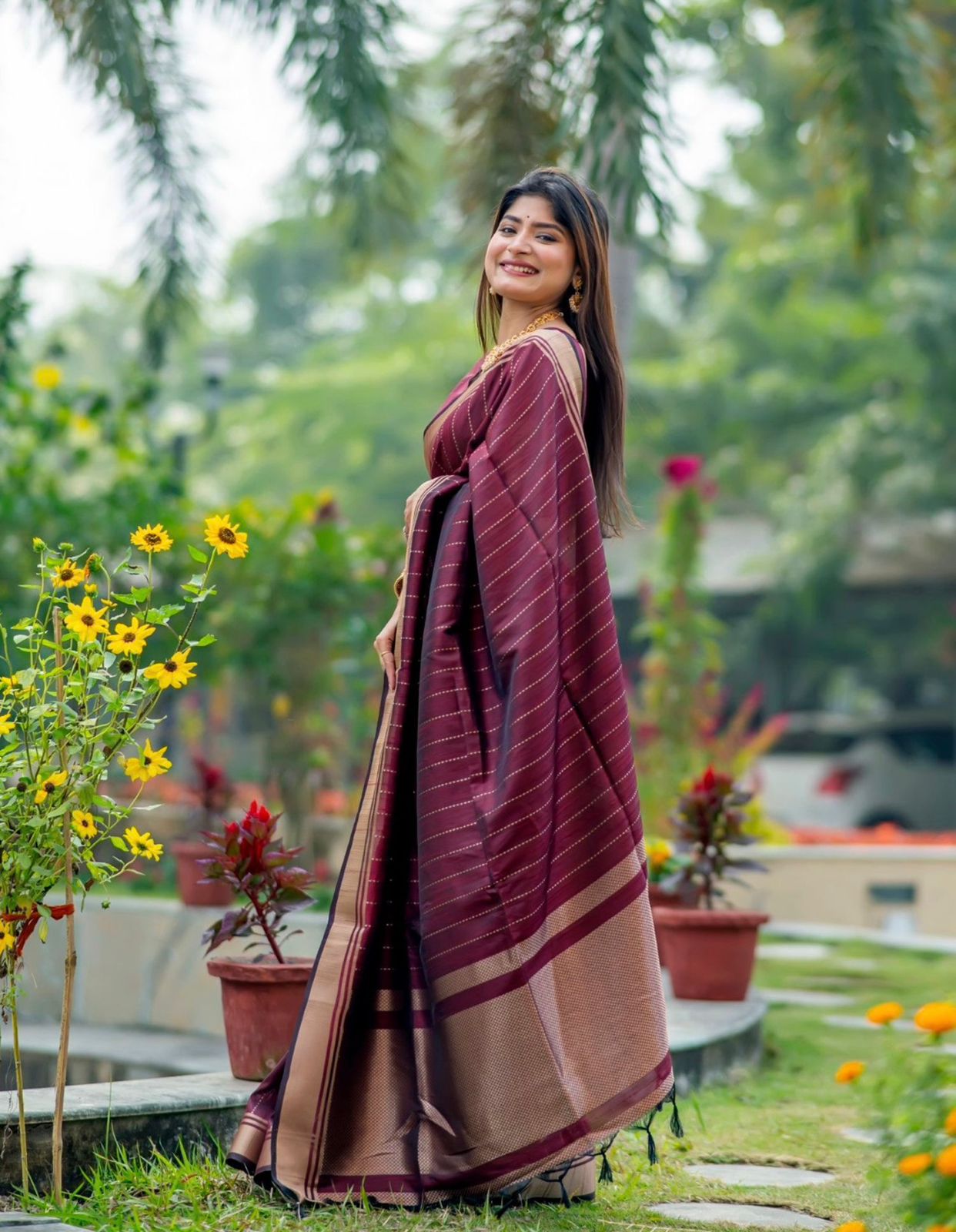 Regal Serenity Banarasi Silk Saree with Handwoven Gold Zari – Colour 1