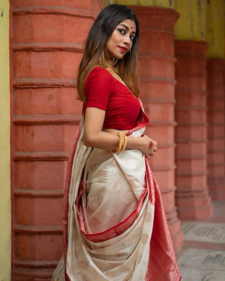 Golden Radiance Banarasi Soft Silk Saree Gold Zari
