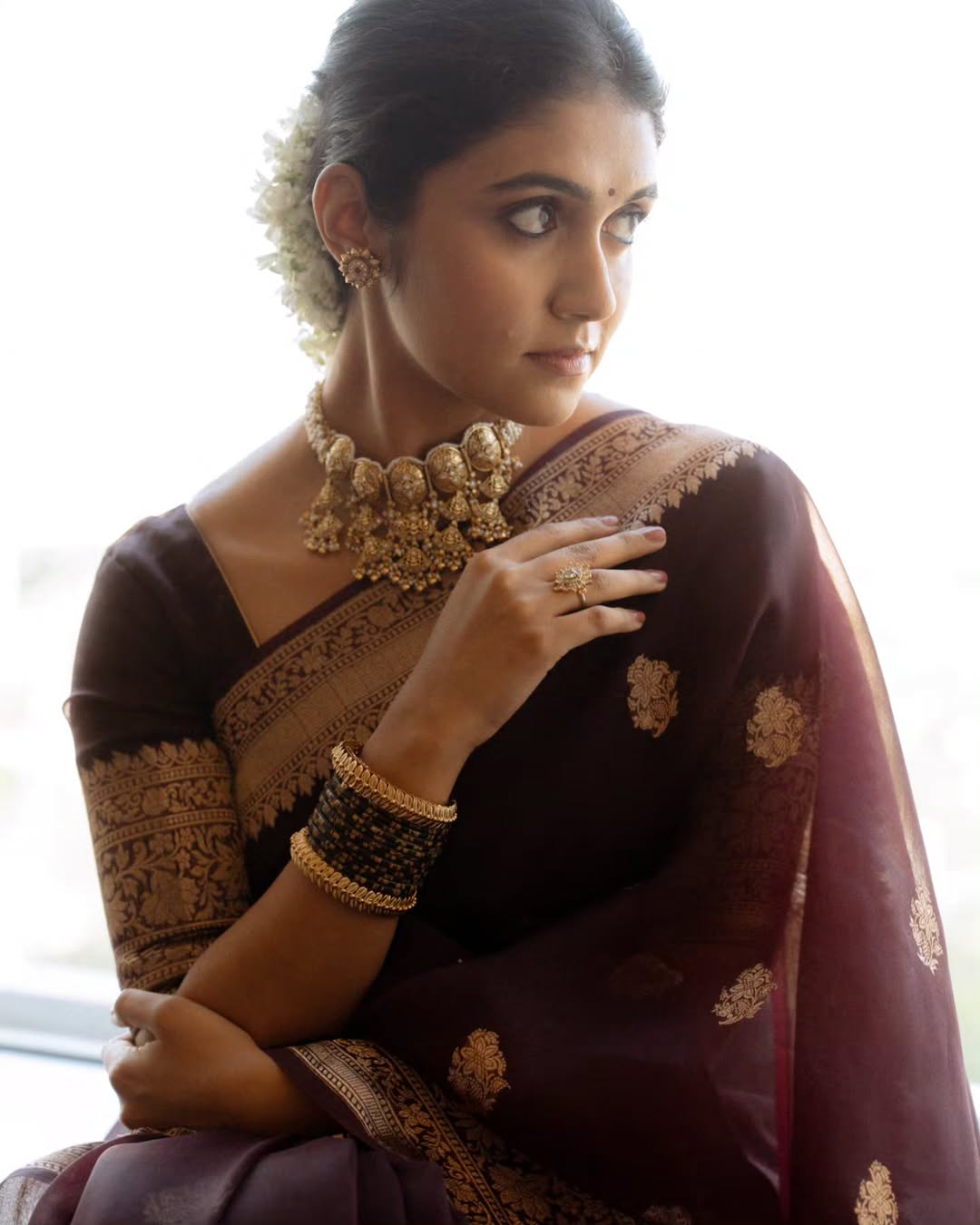 Regal Radiance Banarasi Soft Silk Saree with Gold Zari Weaving – Colour 1