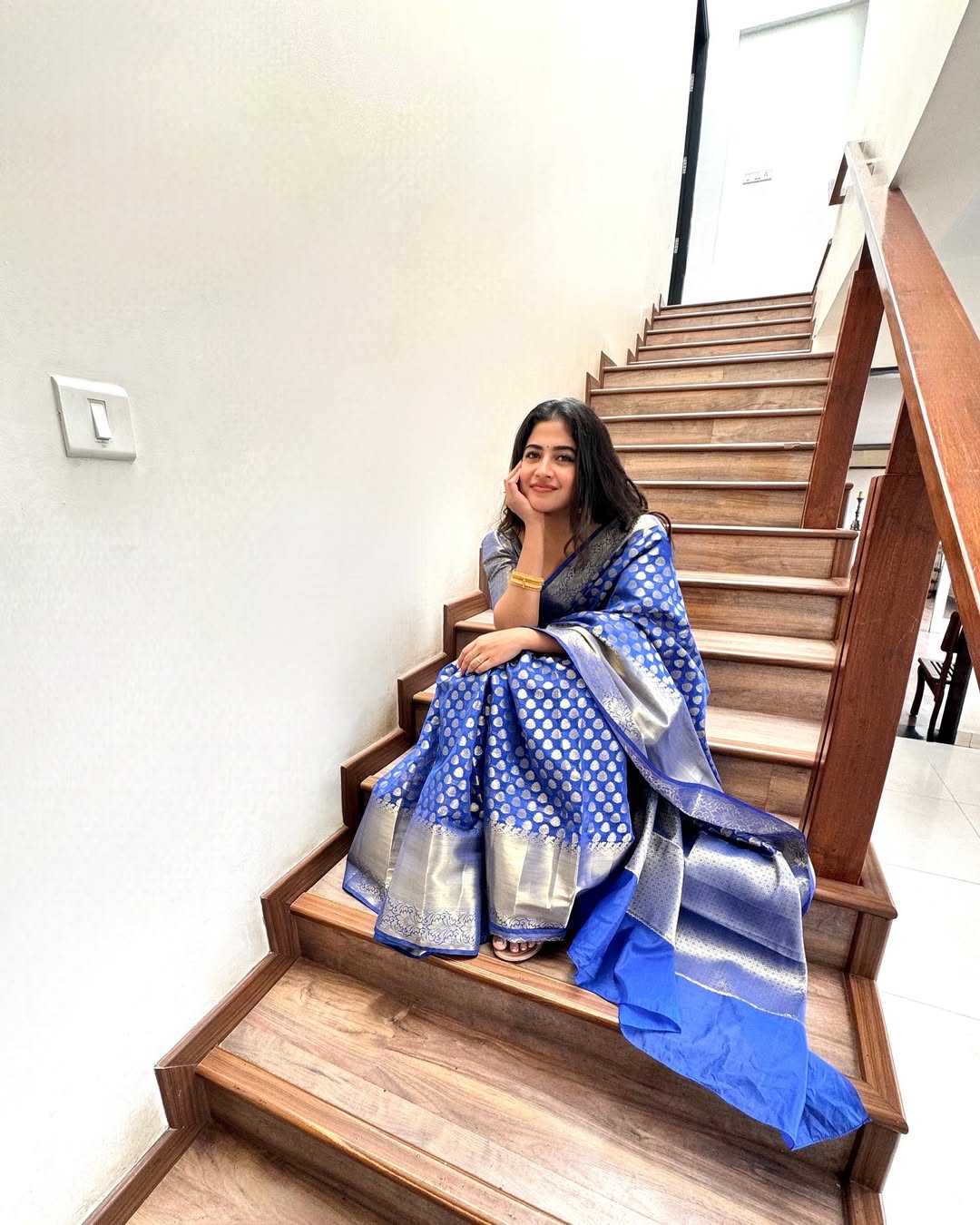 Majestic Aura Banarasi Soft Silk Saree with Gold Zari Weaving – Colour 1