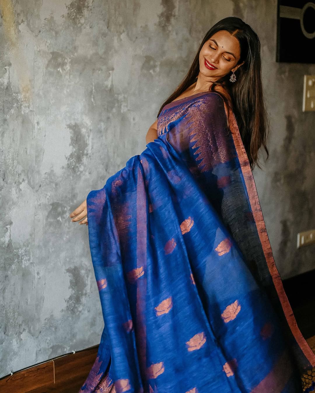 Copper Charm Banarasi Soft Silk Saree with Lustrous Zari Weaving – Colour 1