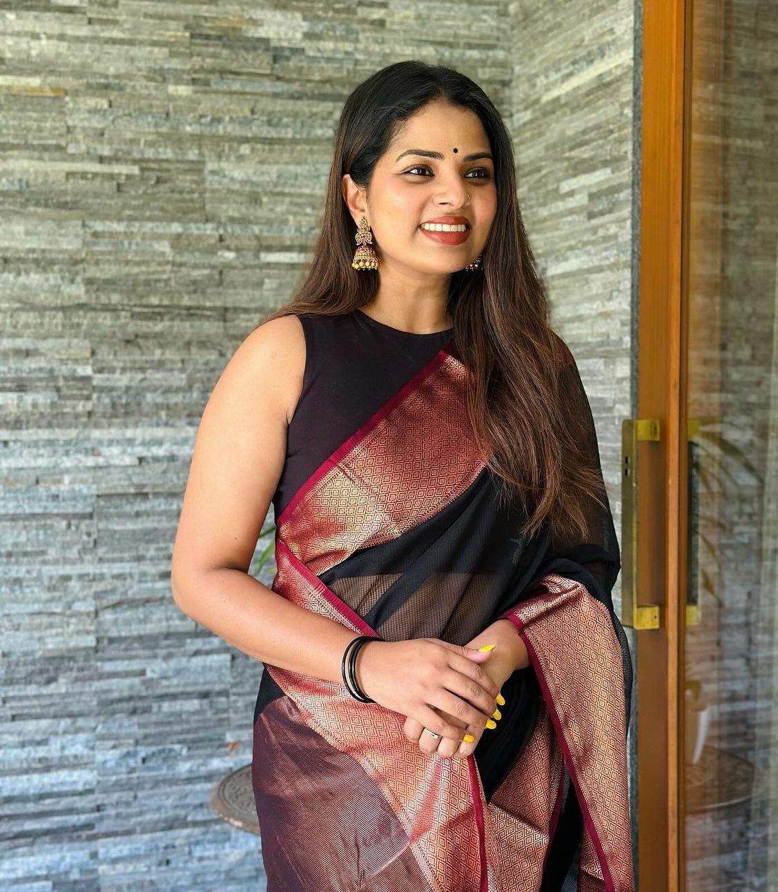 Luxurious Banarasi soft silk saree with elegant weaving