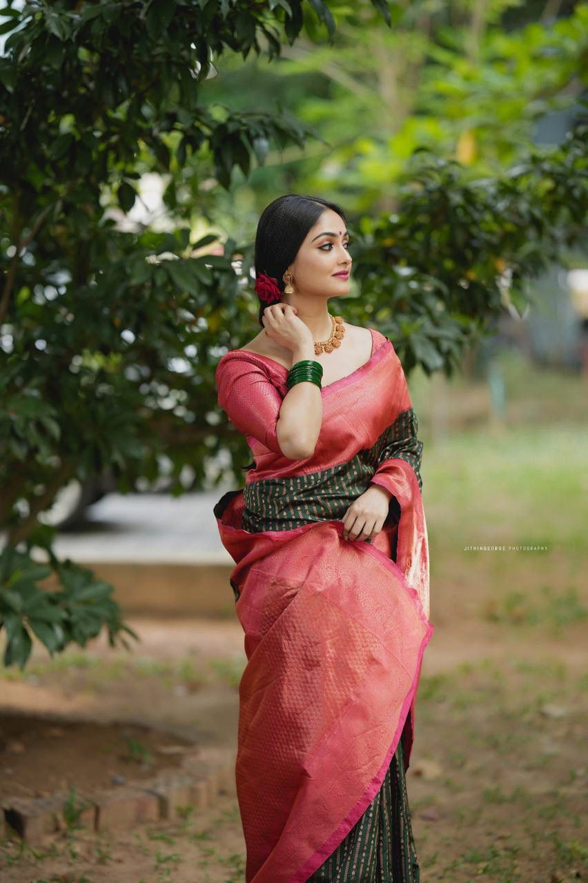Elegant Banarasi Silk Saree with Pink
