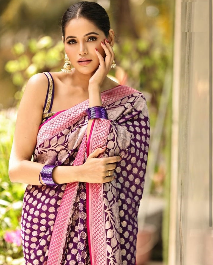 Graceful Essence Banarasi Soft Silk Saree with Gold Zari Weaving