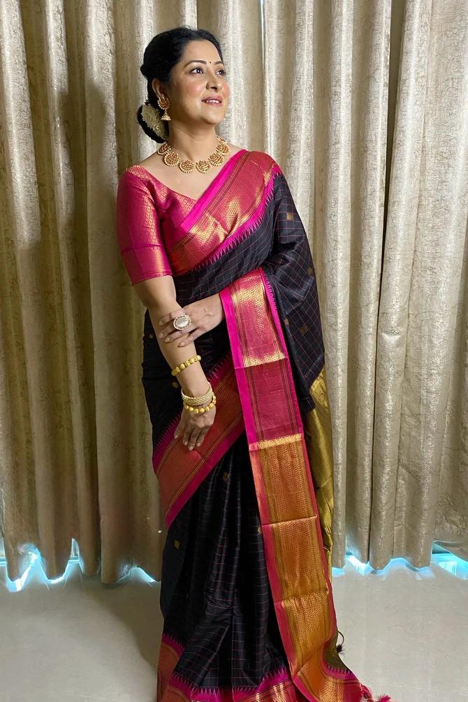 Banarasi Soft Silk Saree with Zari Motifs & Solid Jacquard Weave