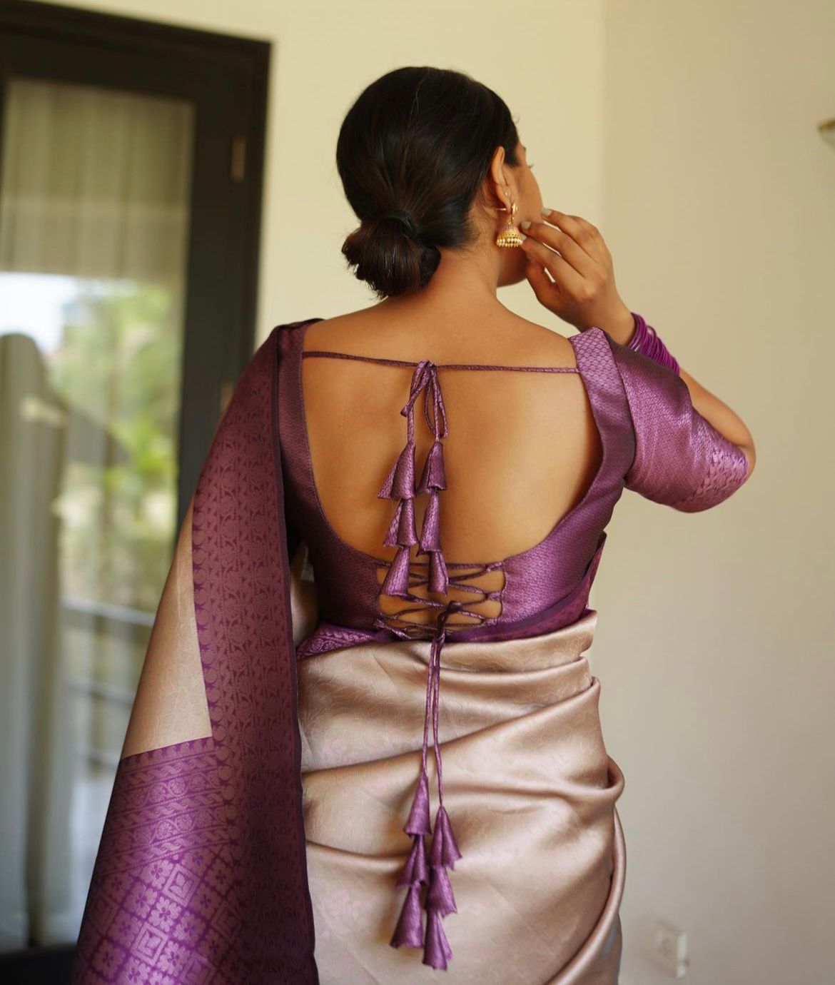 Traditional Banarasi Silk Saree in Soft Pink with Exquisite  Zari Motifs and Elegant Pallu