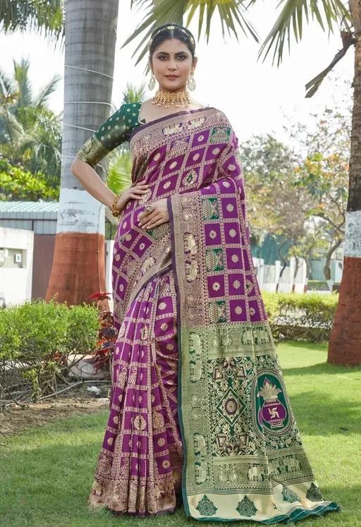 Minimalistic Elegance Banarasi Soft Silk Saree – Colour 2