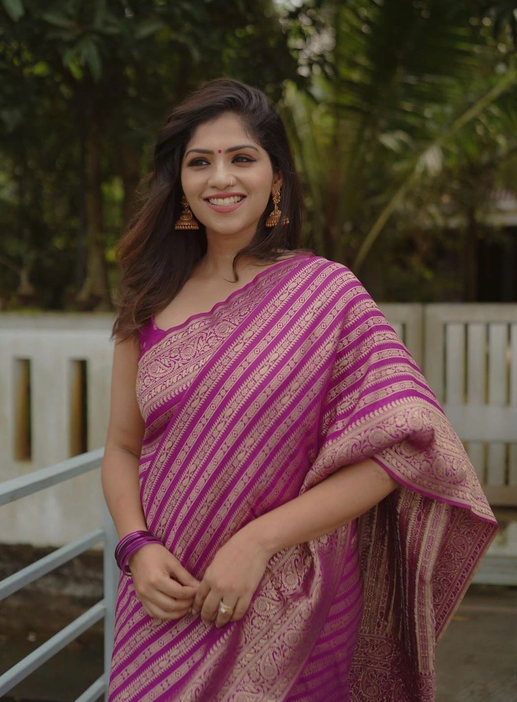 Traditional Kanjivaram Banarasi Soft Silk Saree – Red with Rich Pallu