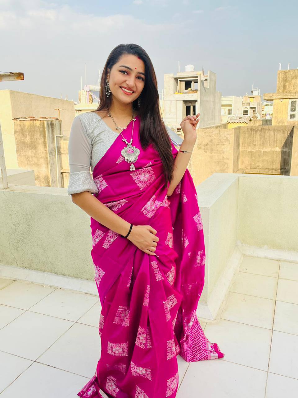 Banarasi Soft Silk Saree – Minimalistic Elegance Saree